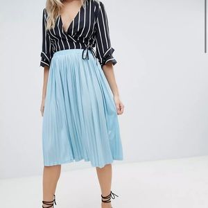 Missguided Pleated Midi Skirt ASOS Light Blue Size 4